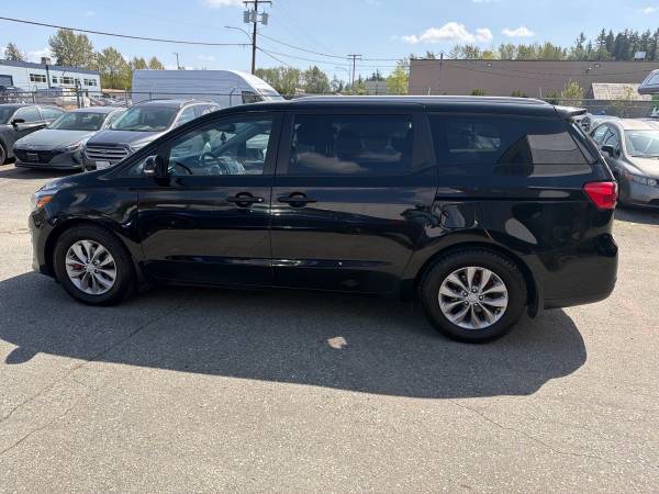 2019 Kia Sedona LX - Image 3