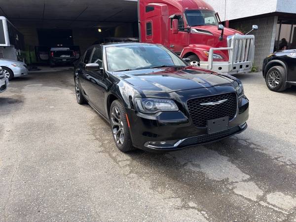 2016 Chrysler 300S