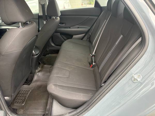 2021 Hyundai Elantra SEL - Image 14