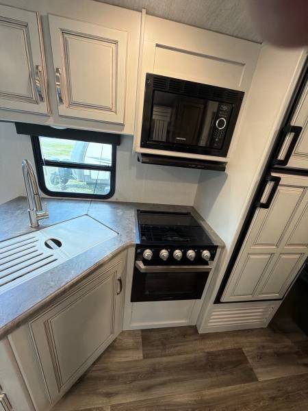 2021 Keystone RV Cougar 25BHSWE - Image 11