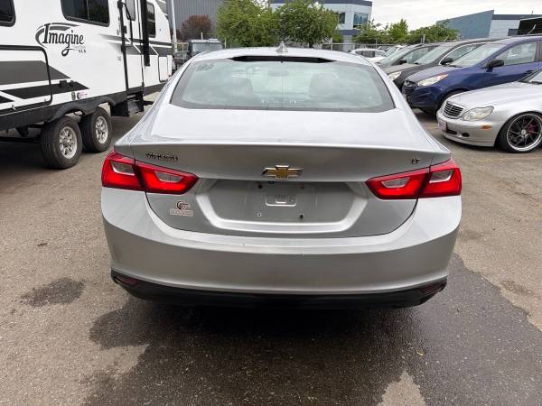 2018 Chevrolet Malibu LT - Image 5