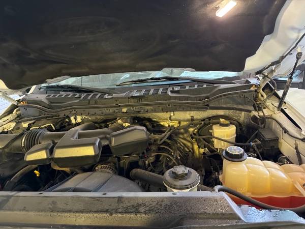 2017 Ford F250 XLT 4WD - Image 33