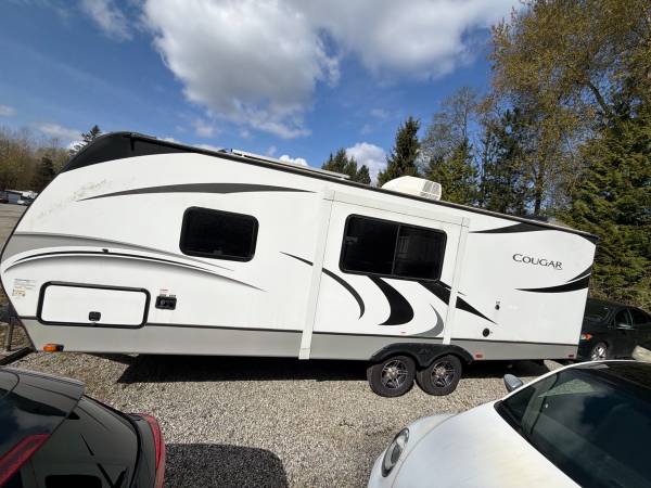 2021 Keystone RV Cougar 25BHSWE - Image 3