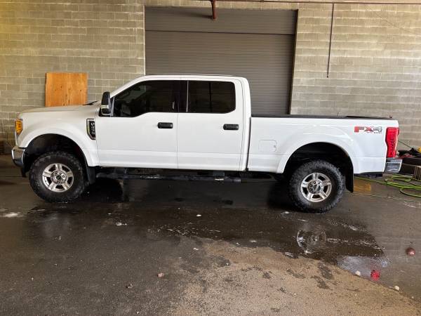 2017 Ford F250 XLT 4WD - Image 3