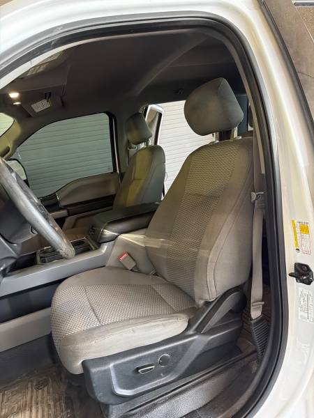 2017 Ford F250 XLT 4WD - Image 14