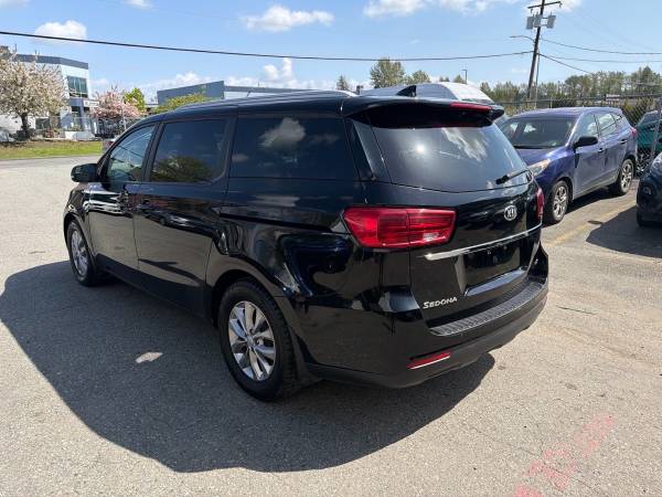2019 Kia Sedona LX - Image 4