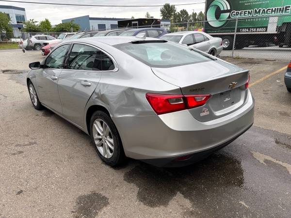 2018 Chevrolet Malibu LT - Image 4