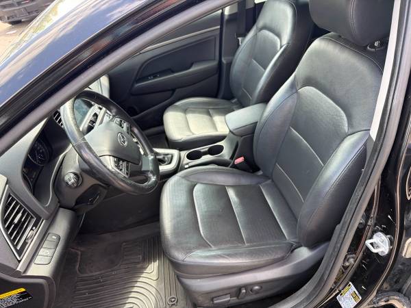 2017 Hyundai Elantra SE Limited 4D - Image 13
