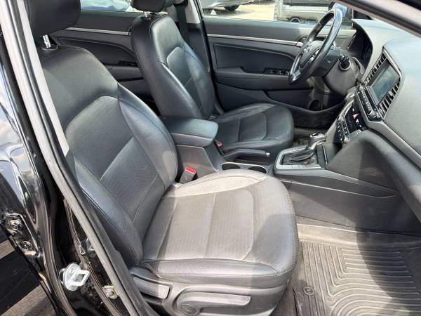 2017 Hyundai Elantra SE Limited 4D - Image 14