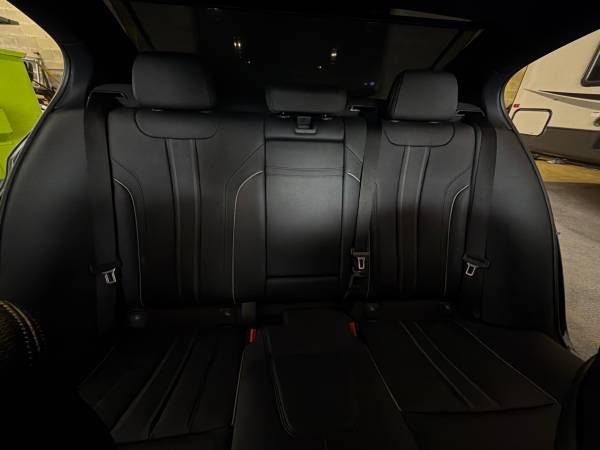 2019 BMW 540i xDrive - Image 12