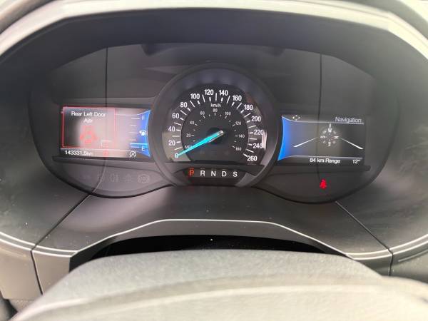 2022 Ford Edge Titanium AWD - Image 11