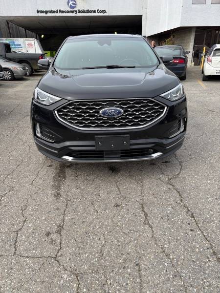 2022 Ford Edge Titanium AWD - Image 7