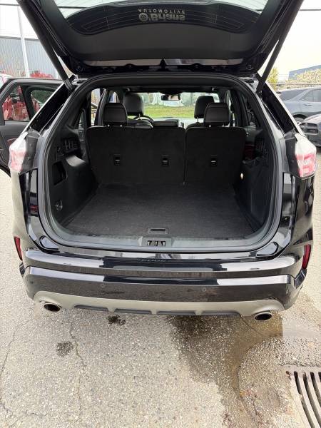 2022 Ford Edge Titanium AWD - Image 20
