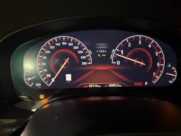 2019 BMW 540i xDrive - Image 10