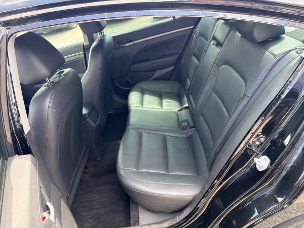 2017 Hyundai Elantra SE Limited 4D - Image 15
