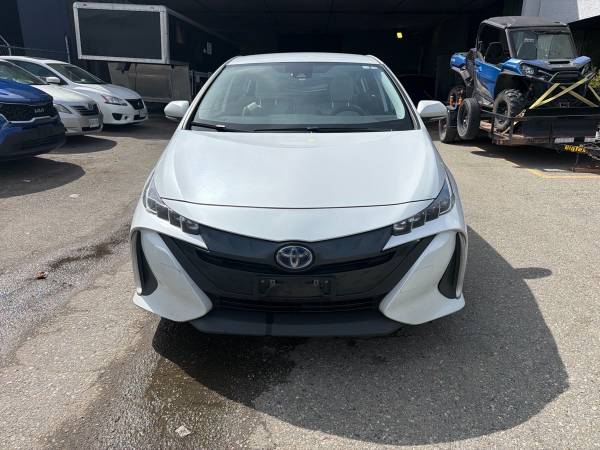 2022 Toyota Prius Prime LE Hybrid - Image 8
