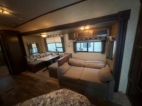 2015 Keystone Hideout 308BHS - Image 11