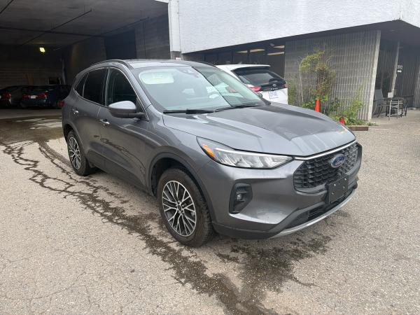 2024 Ford Escape Plug-in Hybrid - Image 8