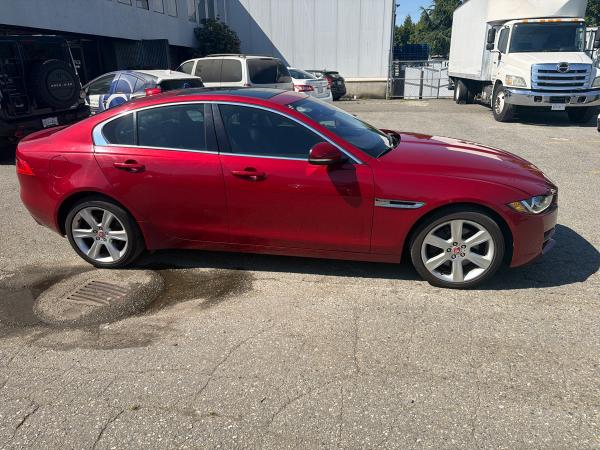 2018 Jaguar XE Prestige - Image 7