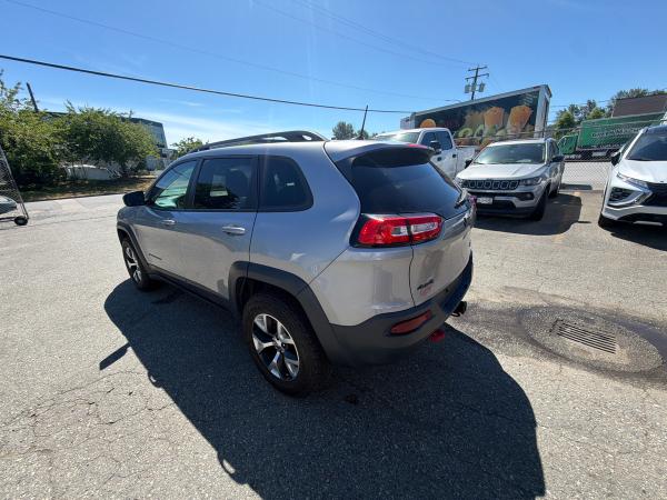 2016 Jeep Cherokee Trailhawk - Image 4