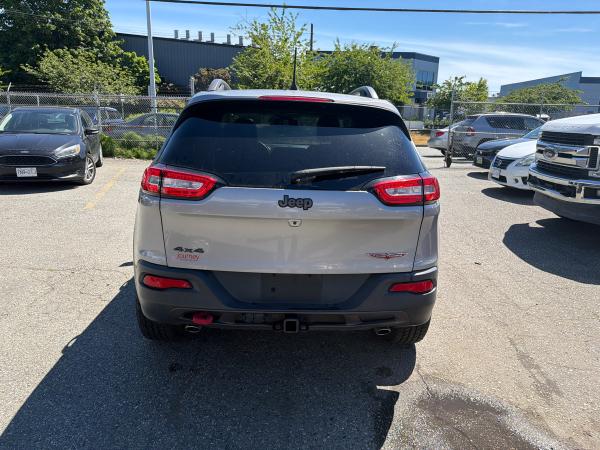 2016 Jeep Cherokee Trailhawk - Image 5