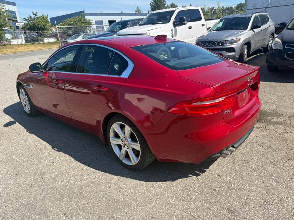 2018 Jaguar XE Prestige - Image 4