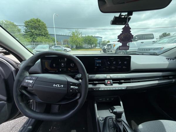 2025 Kia K4 LX - Image 10