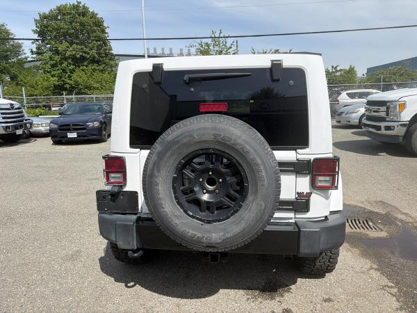2018 Jeep Wrangler Unlimited Sahara - Image 5