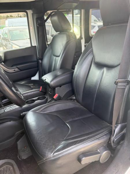 2018 Jeep Wrangler Unlimited Sahara - Image 13
