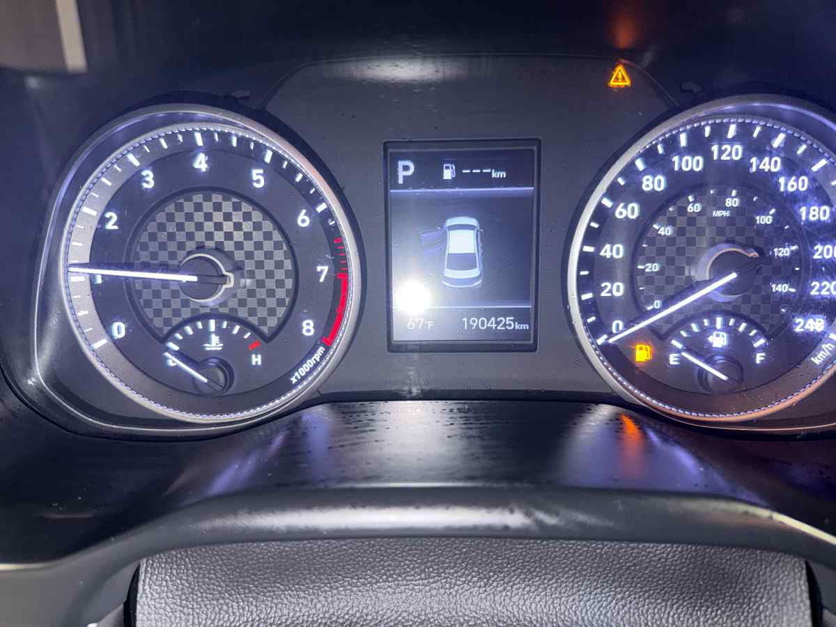 2020 Hyundai Elantra Limited - Image 9