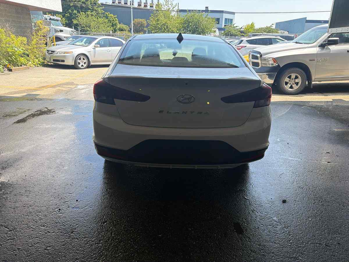 2020 Hyundai Elantra Limited - Image 5