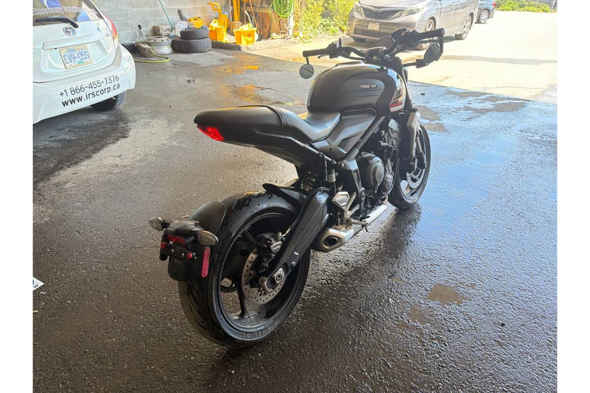 2023 Triumph Trident - Image 6