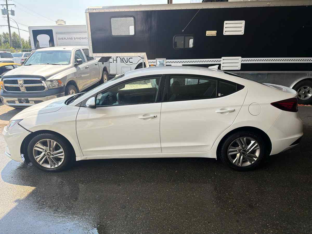 2020 Hyundai Elantra Limited - Image 3