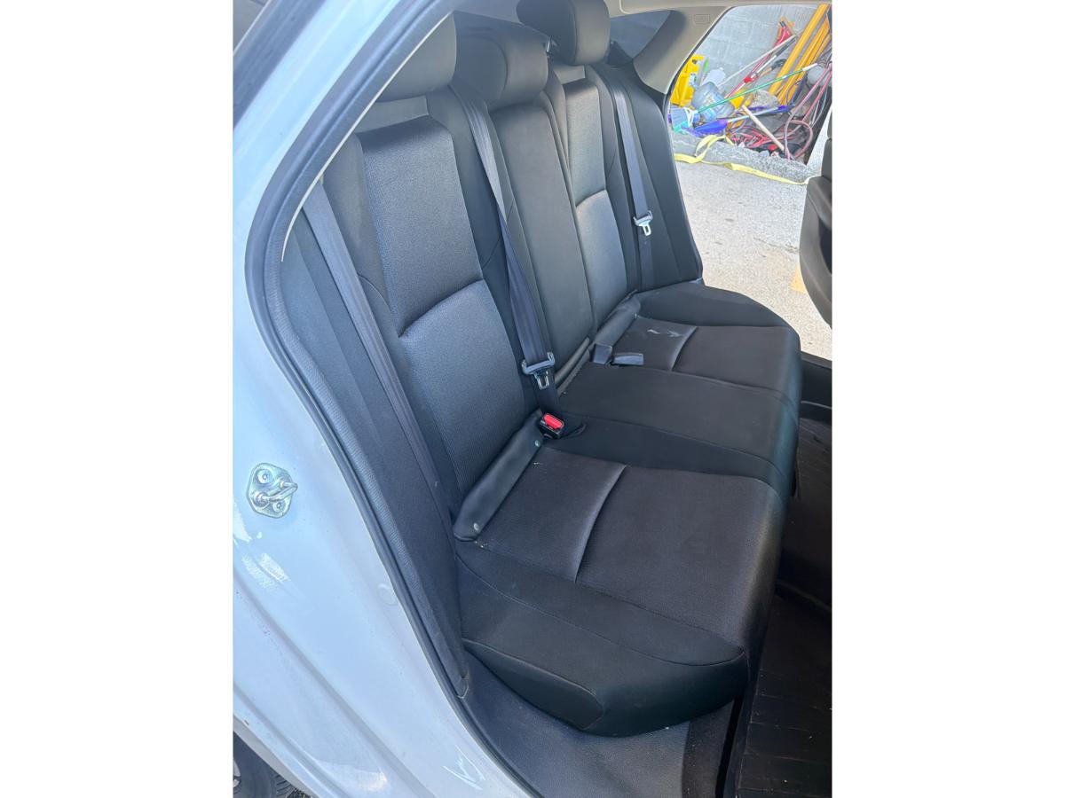 2018 Honda Accord LX - Image 15
