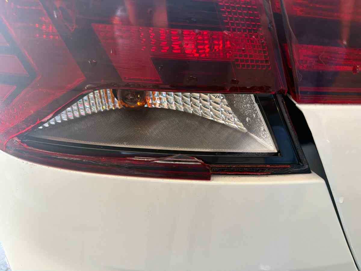 2020 Hyundai Elantra Limited - Image 18