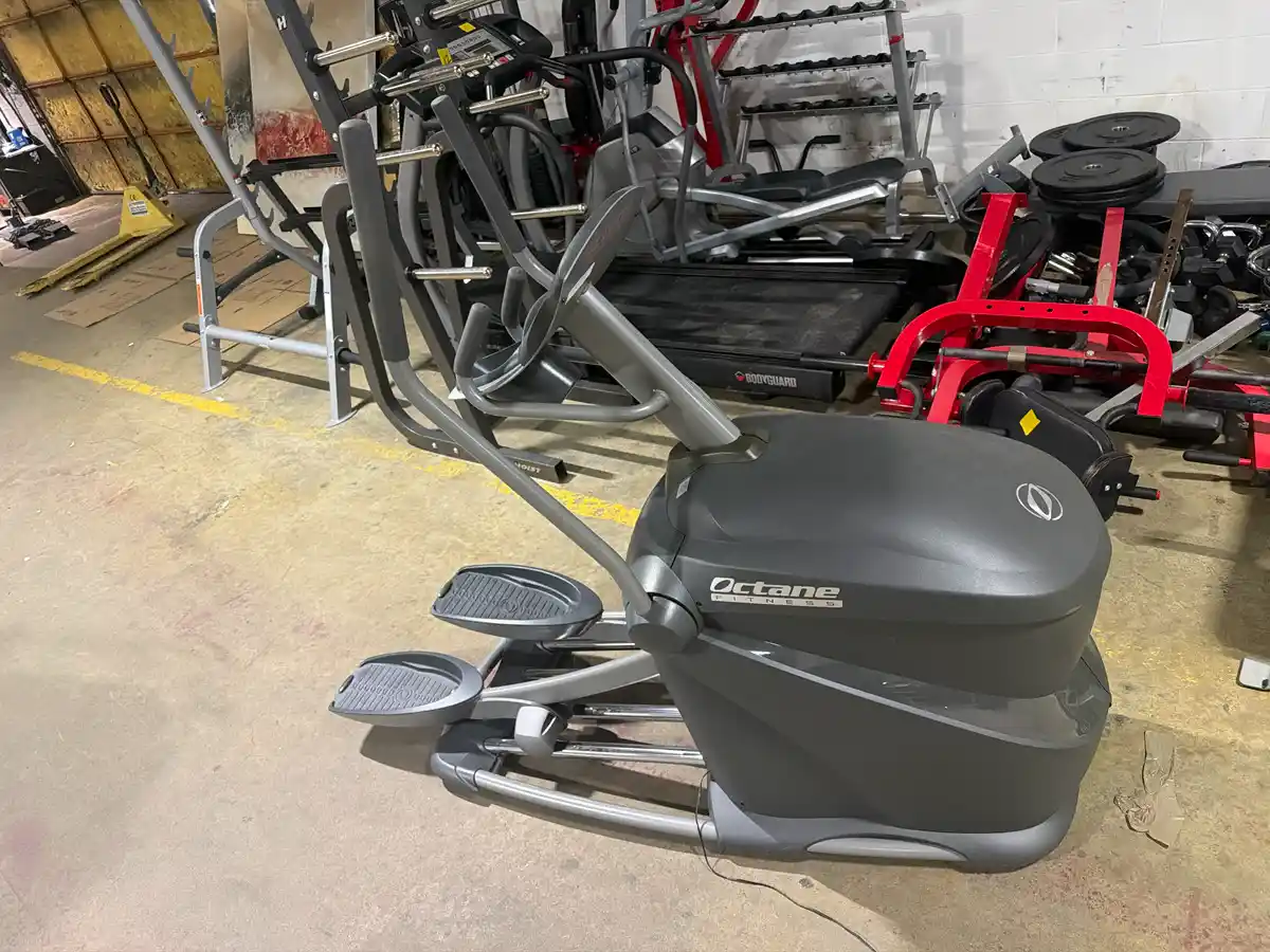 Octane Q35x Elliptical, Base and Console - Image 2