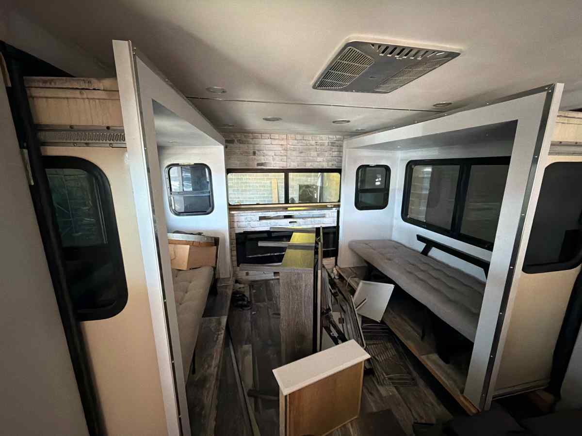 2018 Grand Design Solitude ST375RES - Image 11