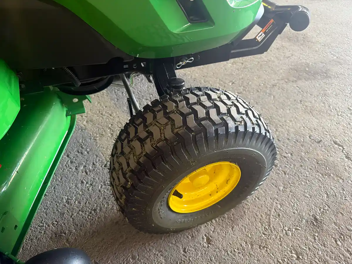 John Deere Ride On Mower S140 - Image 15