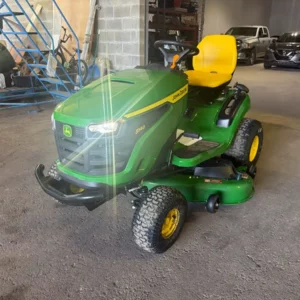 John Deere Ride On Mower S140