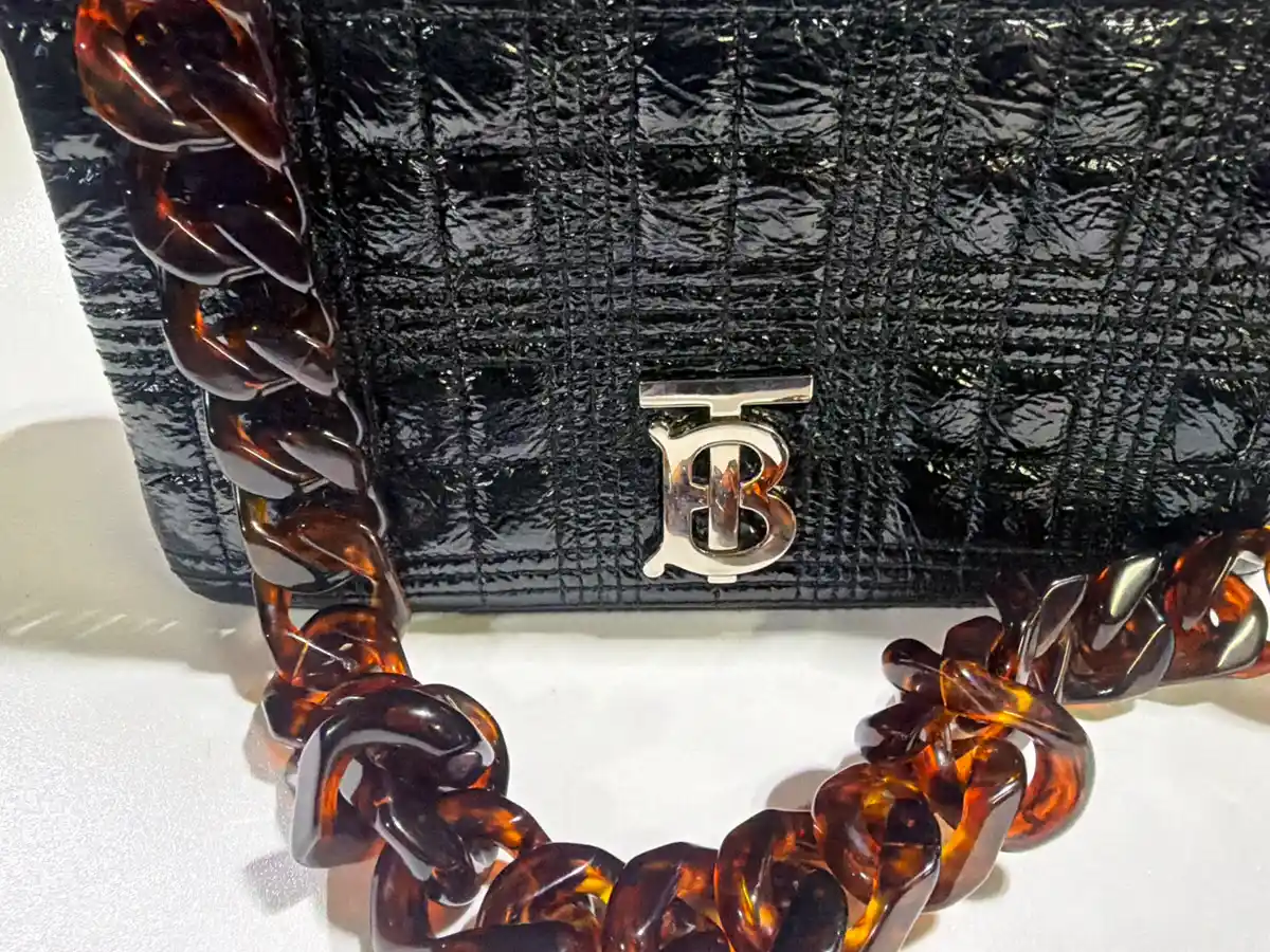 Burberry Small Lola Quilted Leather Shoulder Bag - Image 4