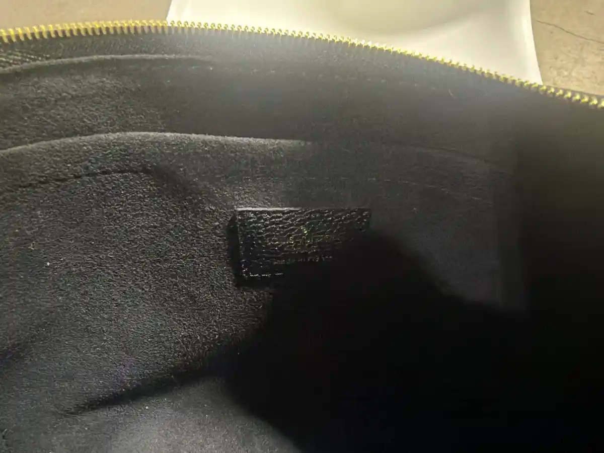 Louis Vuitton Daily Pouch - Image 6