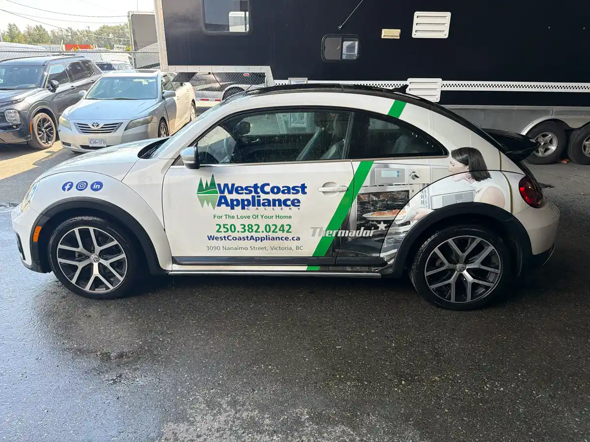 2018 Volkswagen Beetle 2.0 T - Image 3