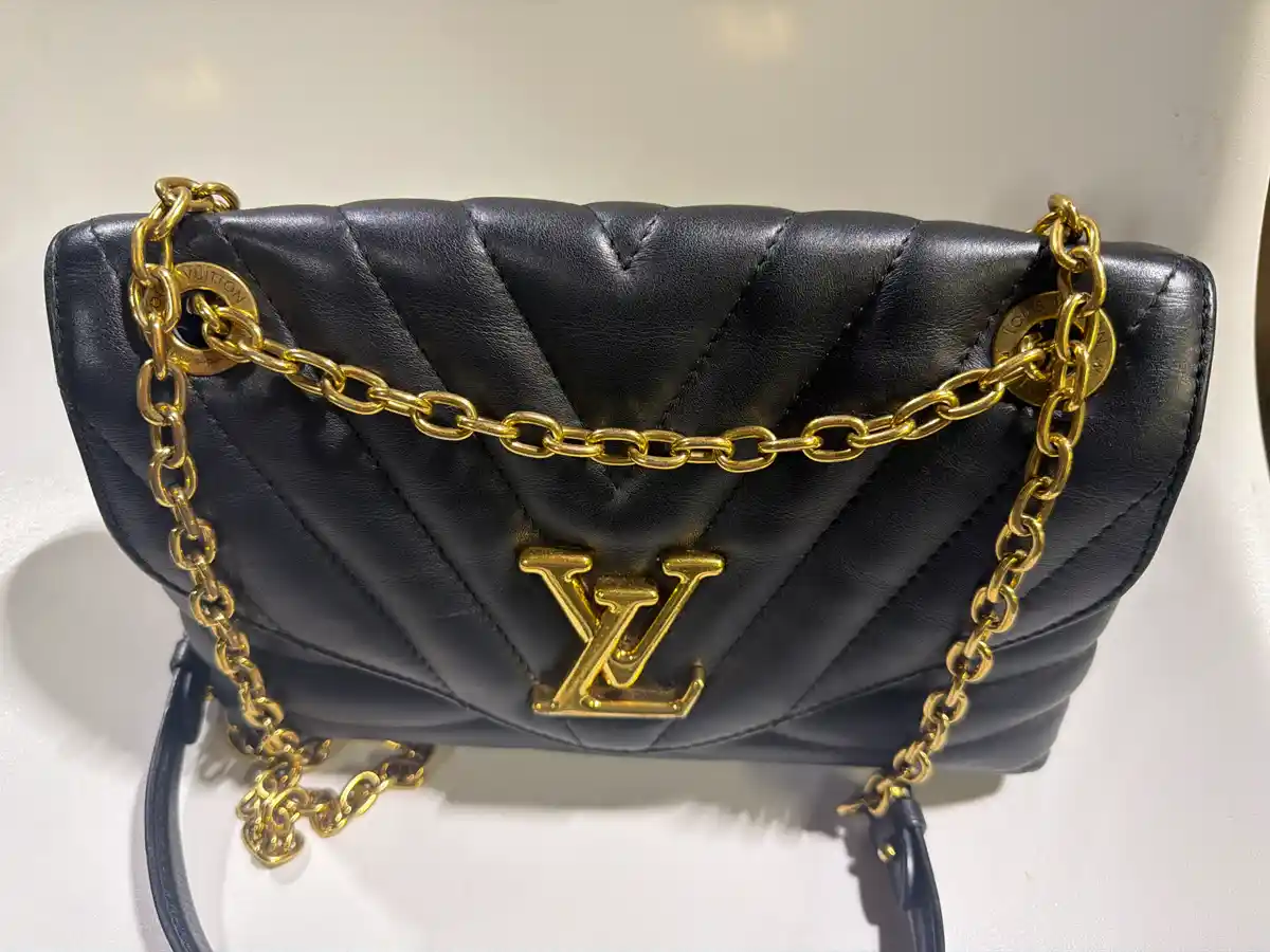 Louis Vuitton Wave Chain Bag - Image 3