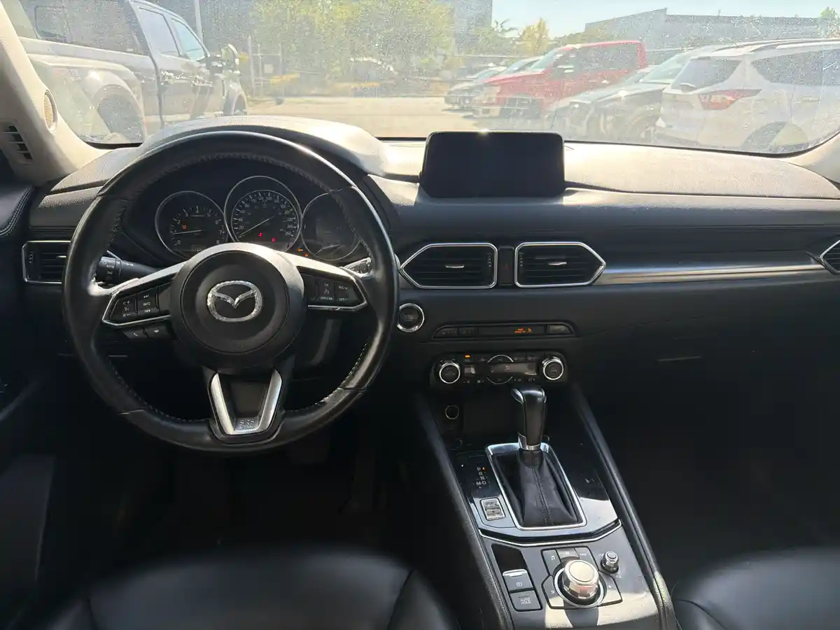 2018 Mazda CX-5 Touring - Image 11
