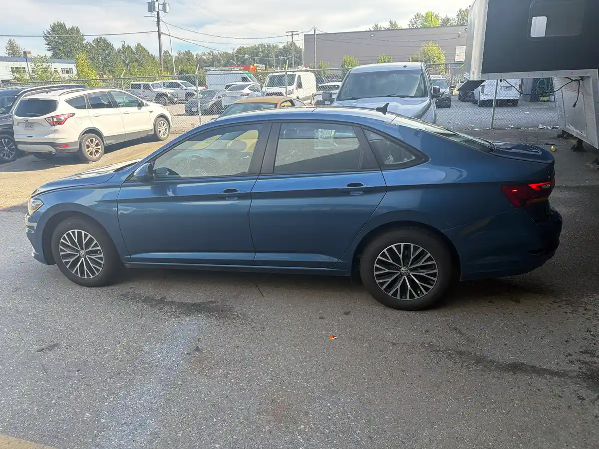 2019 Volkswagen Jetta SEL - Image 3