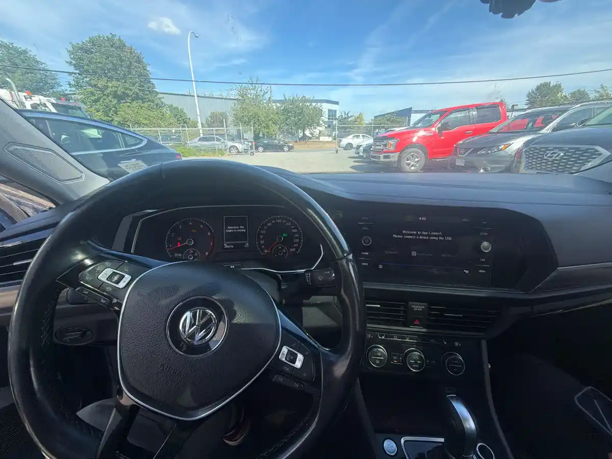2019 Volkswagen Jetta SEL - Image 11