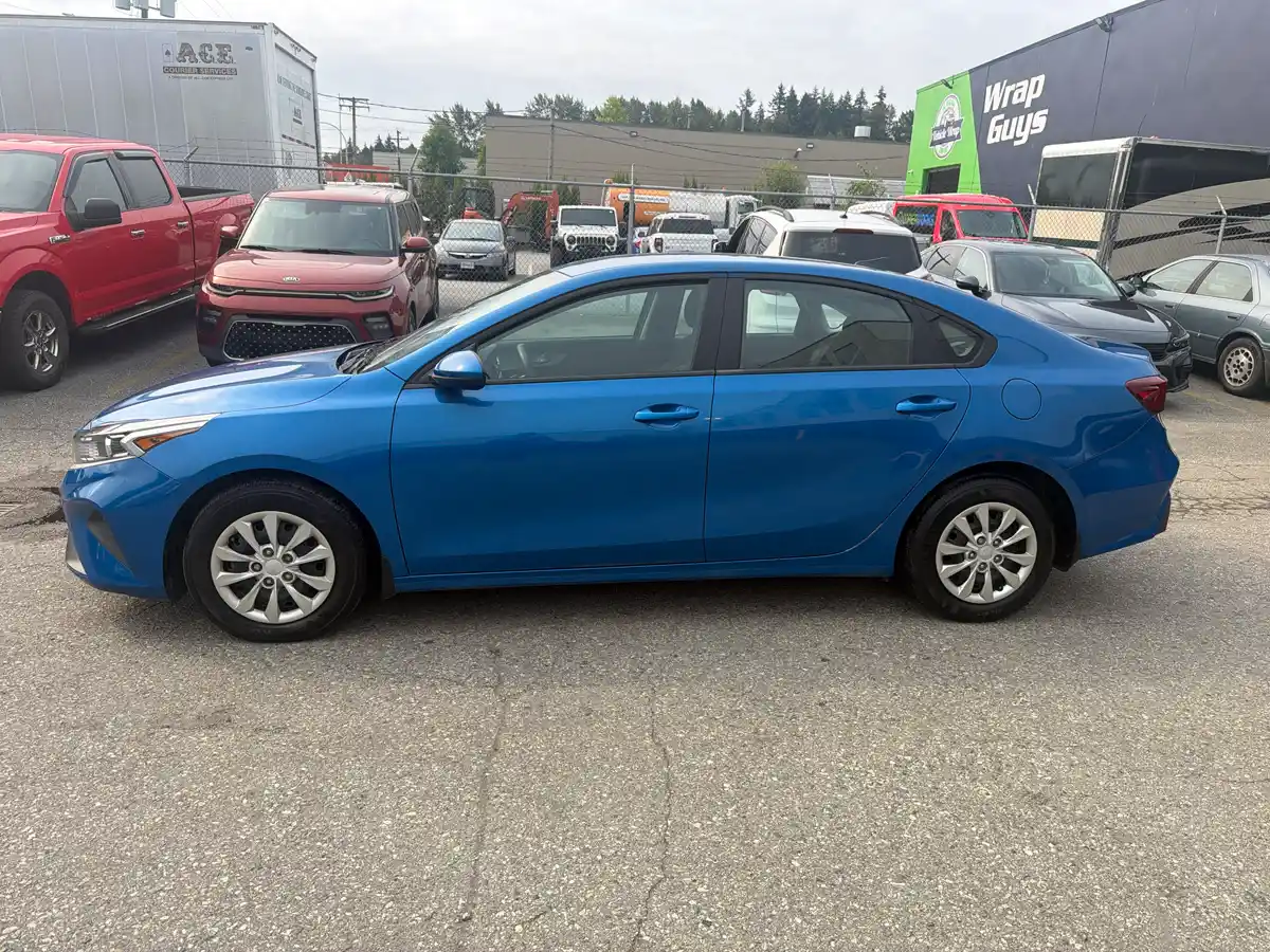 2023 Kia Forte LX - Image 3