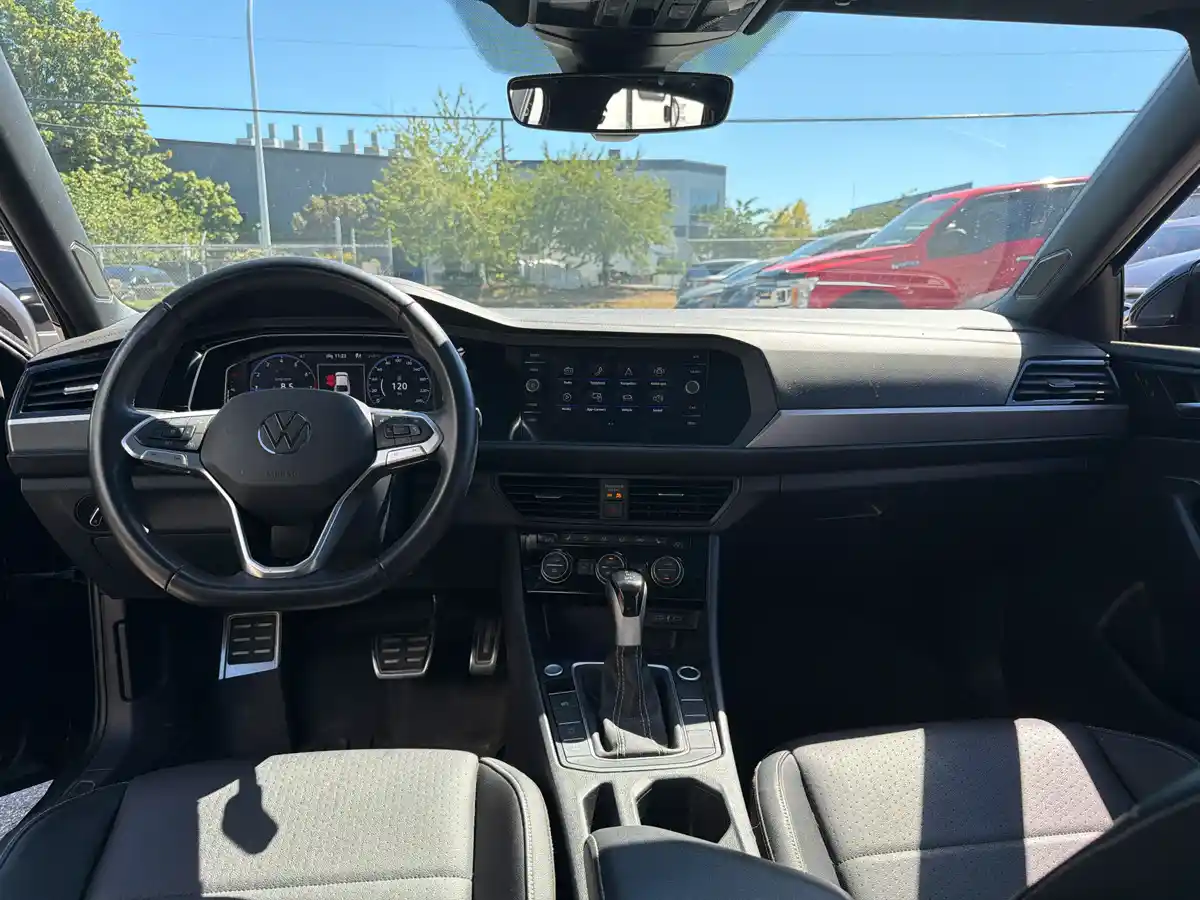 2023 Volkswagen Jetta Comfortline Sport - Image 10