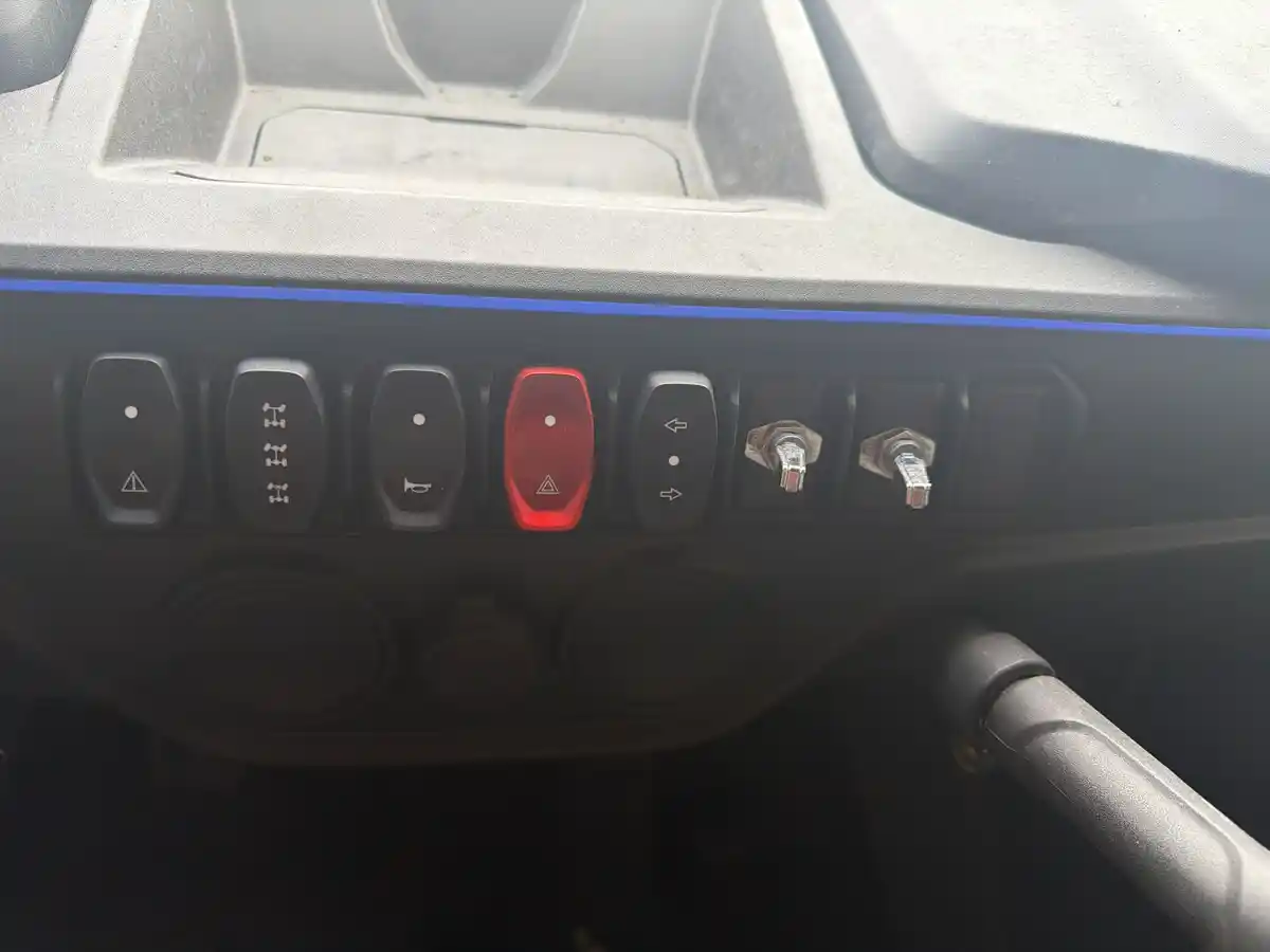 2023 CF MOTO ZFORCE 950 - Image 26