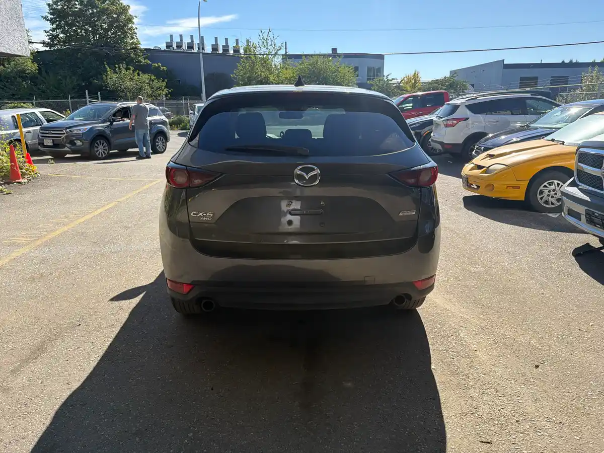 2018 Mazda CX-5 Touring - Image 5